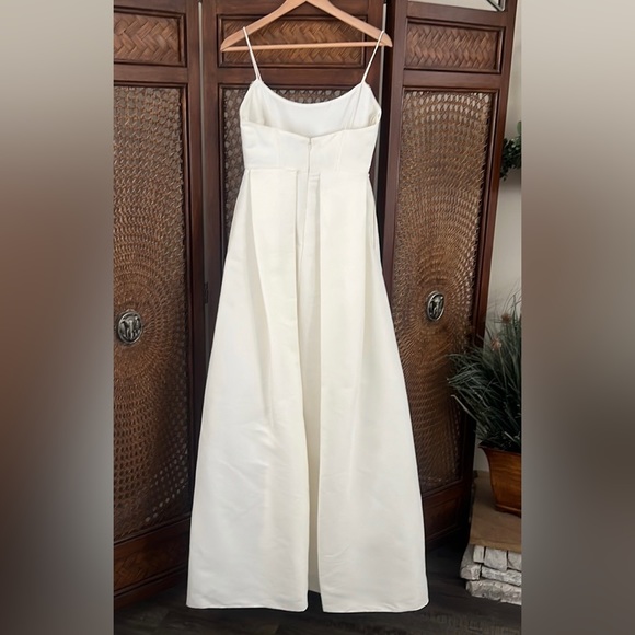 SOLD - NWT Sachin & Babi Ivory Gwen Gown #S221B53-103 Size 2 Reg. $895 - Picture 6 of 12